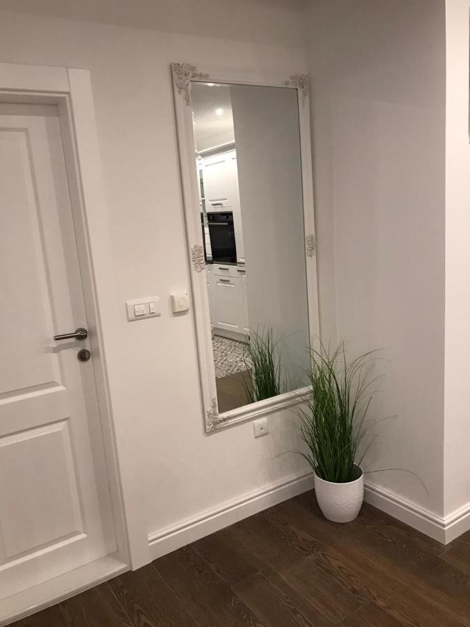 Summer Fantasy Apartment Макарська Екстер'єр фото